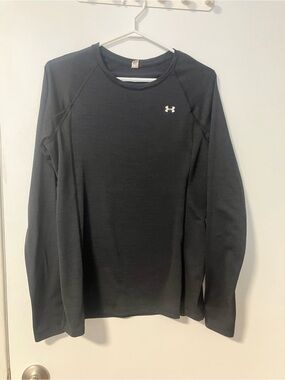 Under Armour Black Long-Sleeve Crew Performance Shirt